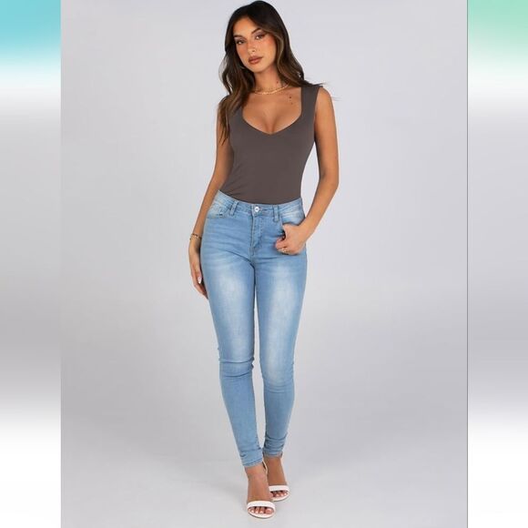 NWT Agnes Urban V Neck Tank Top Dressy Staple Sleeveless Tops Sexy Casual - Picture 2 of 4